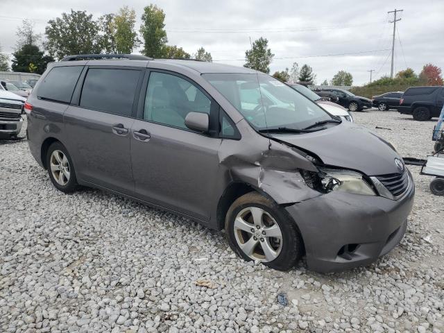 Photo 3 VIN: 5TDKK3DCXBS031166 - TOYOTA SIENNA LE 