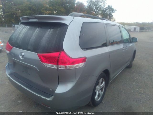 Photo 3 VIN: 5TDKK3DCXBS031717 - TOYOTA SIENNA 