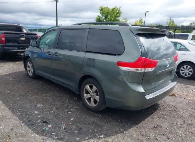 Photo 2 VIN: 5TDKK3DCXBS039722 - TOYOTA SIENNA 