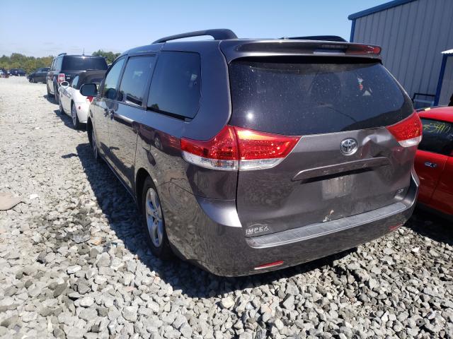 Photo 2 VIN: 5TDKK3DCXBS047335 - TOYOTA SIENNA LE 