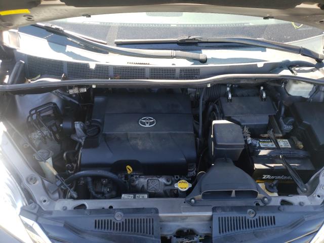 Photo 6 VIN: 5TDKK3DCXBS047335 - TOYOTA SIENNA LE 