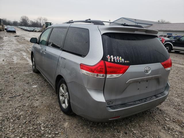 Photo 2 VIN: 5TDKK3DCXBS054978 - TOYOTA SIENNA LE 