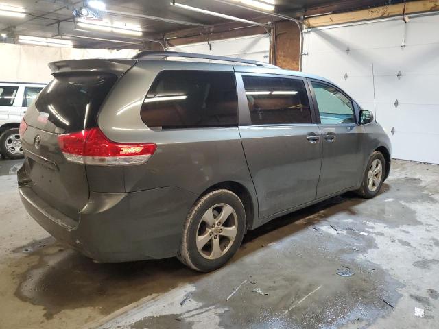 Photo 2 VIN: 5TDKK3DCXBS073367 - TOYOTA SIENNA LE 