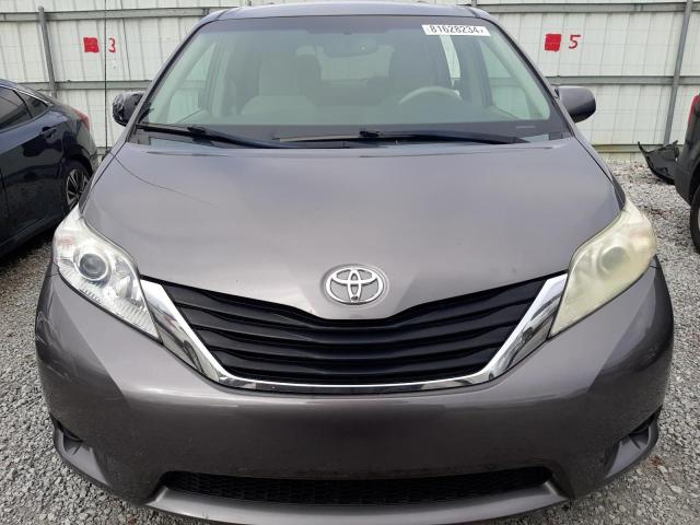 Photo 4 VIN: 5TDKK3DCXBS077984 - TOYOTA SIENNA LE 