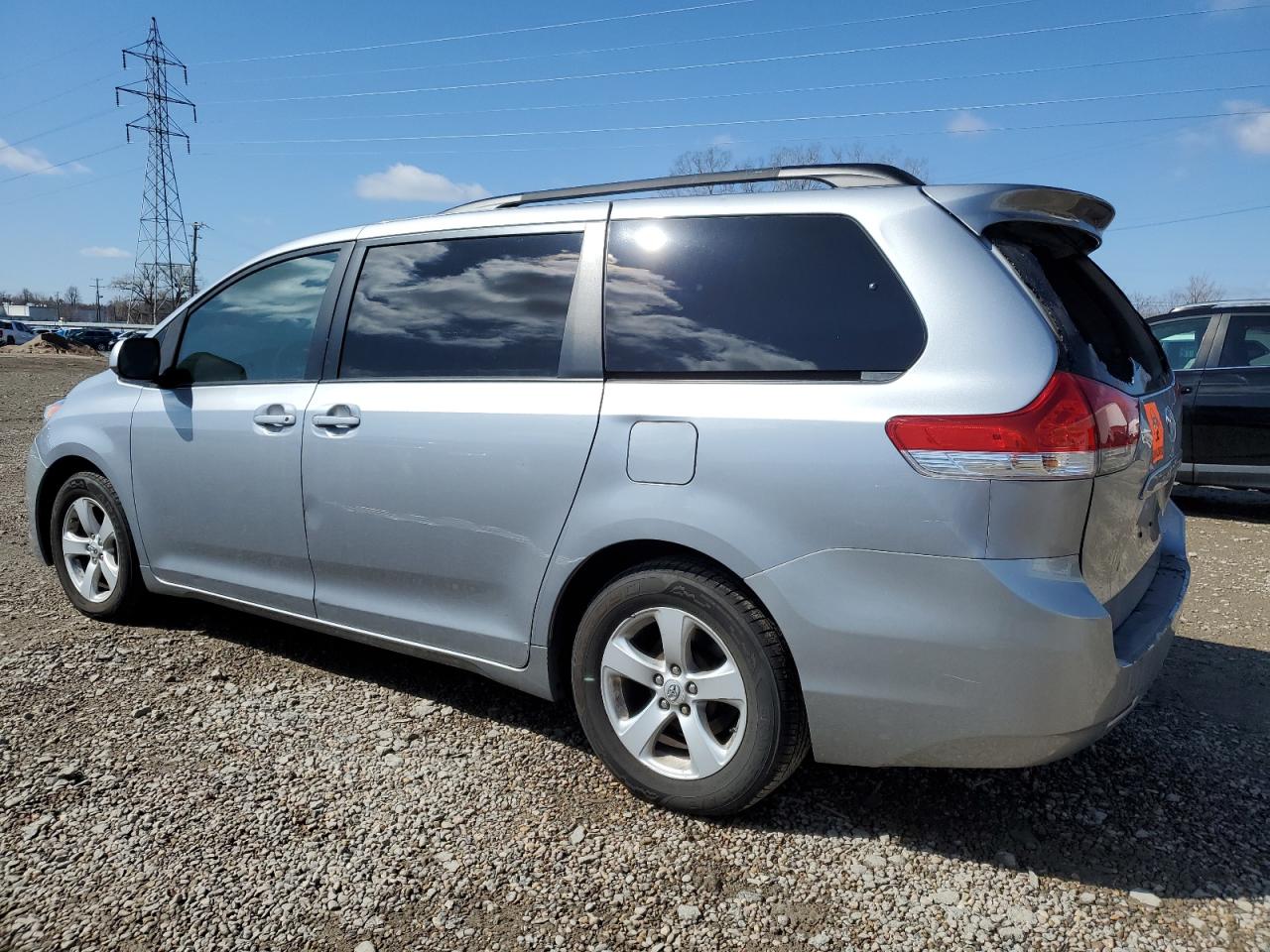 Photo 1 VIN: 5TDKK3DCXBS091688 - TOYOTA SIENNA 