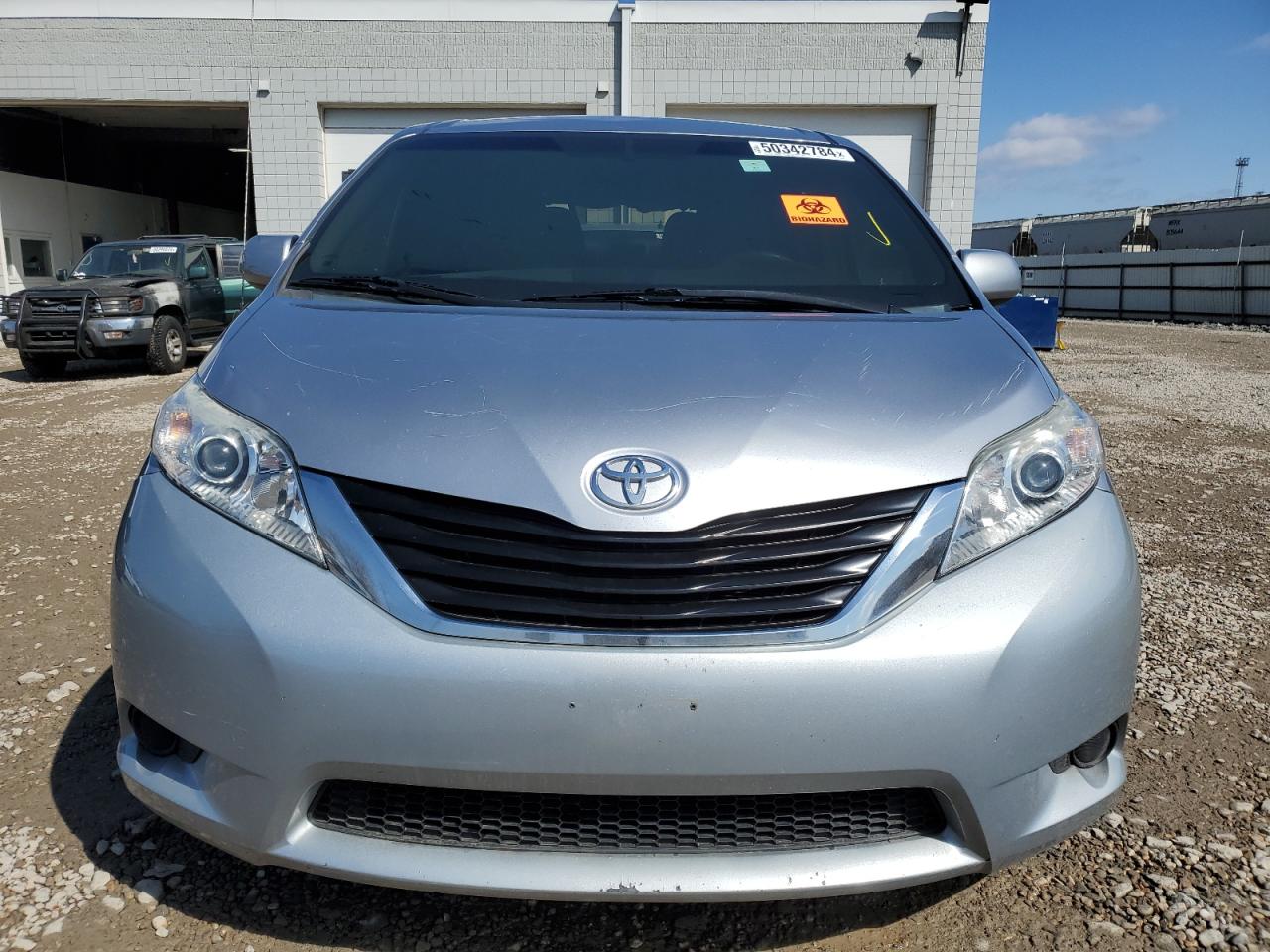 Photo 4 VIN: 5TDKK3DCXBS091688 - TOYOTA SIENNA 