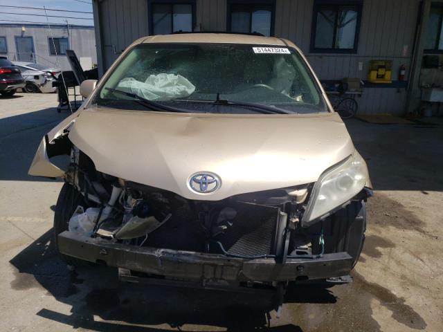 Photo 4 VIN: 5TDKK3DCXBS099550 - TOYOTA SIENNA LE 