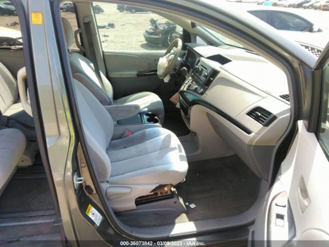 Photo 4 VIN: 5TDKK3DCXBS102074 - TOYOTA SIENNA 