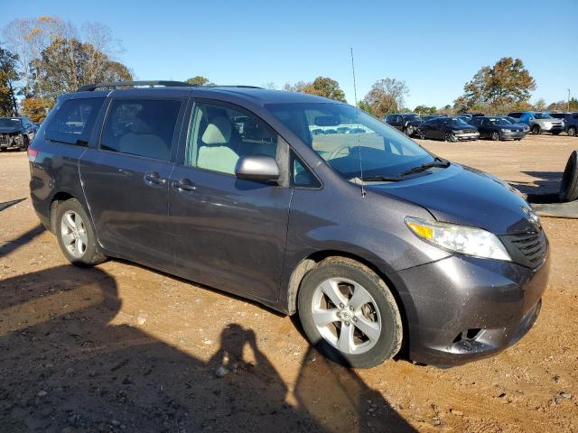 Photo 3 VIN: 5TDKK3DCXBS125662 - TOYOTA SIENNA LE 