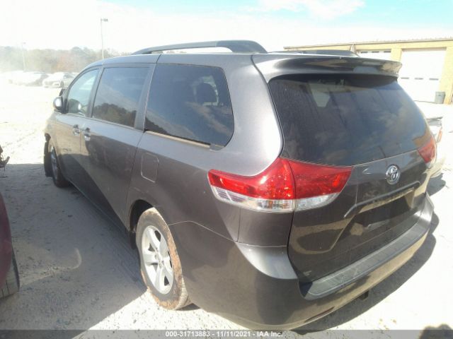 Photo 2 VIN: 5TDKK3DCXBS125662 - TOYOTA SIENNA 