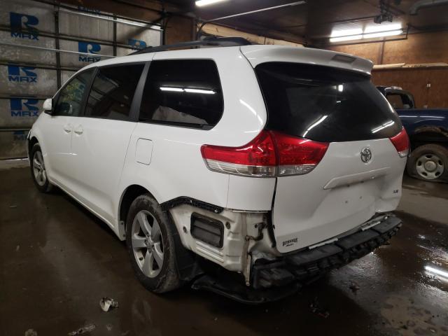 Photo 2 VIN: 5TDKK3DCXBS148388 - TOYOTA SIENNA LE 