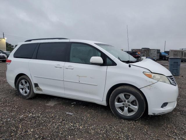 Photo 3 VIN: 5TDKK3DCXBS155017 - TOYOTA SIENNA LE 