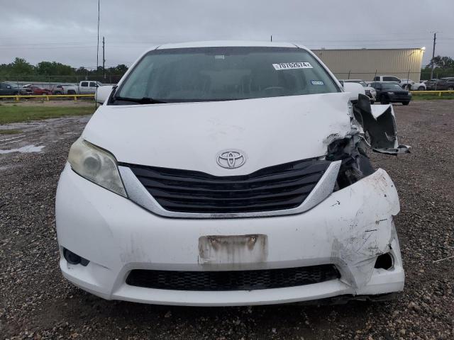 Photo 4 VIN: 5TDKK3DCXBS155017 - TOYOTA SIENNA LE 