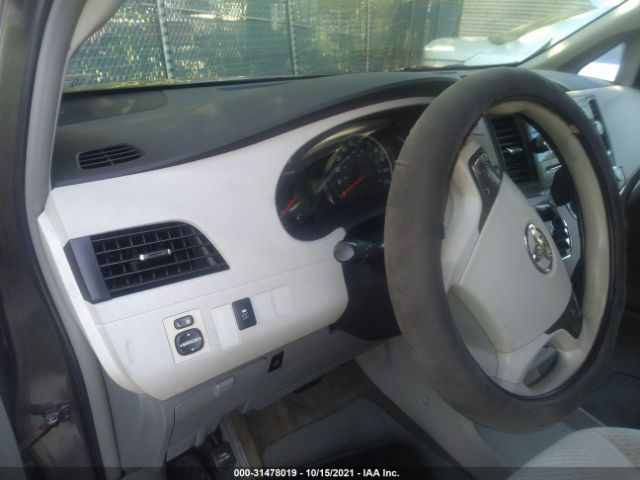 Photo 6 VIN: 5TDKK3DCXBS155115 - TOYOTA SIENNA 