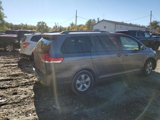 Photo 2 VIN: 5TDKK3DCXBS168124 - TOYOTA SIENNA LE 