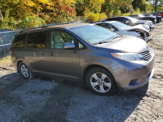 Photo 3 VIN: 5TDKK3DCXBS168124 - TOYOTA SIENNA LE 