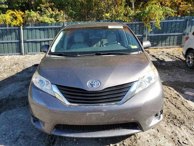 Photo 4 VIN: 5TDKK3DCXBS168124 - TOYOTA SIENNA LE 