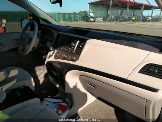 Photo 4 VIN: 5TDKK3DCXBS172397 - TOYOTA SIENNA 