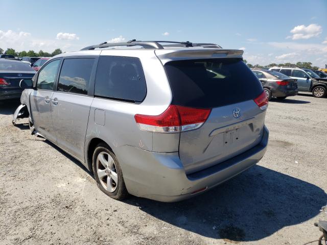 Photo 2 VIN: 5TDKK3DCXBS174960 - TOYOTA SIENNA LE 