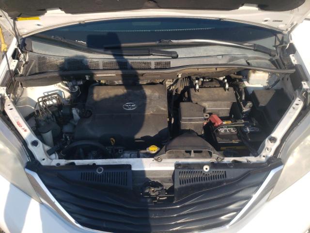 Photo 11 VIN: 5TDKK3DCXCS192361 - TOYOTA SIENNA LE 