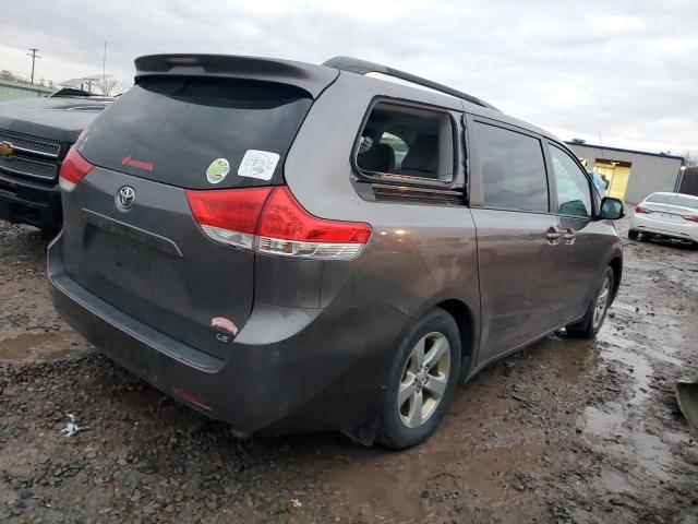 Photo 2 VIN: 5TDKK3DCXCS197690 - TOYOTA SIENNA LE 