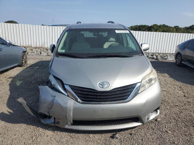 Photo 4 VIN: 5TDKK3DCXCS199410 - TOYOTA SIENNA LE 