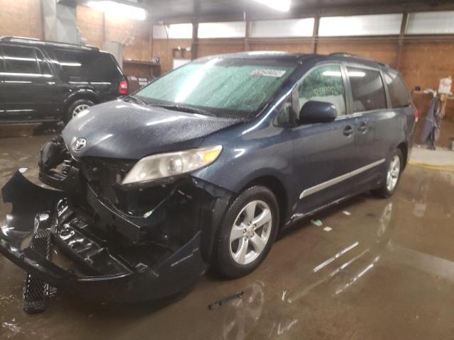 Photo 1 VIN: 5TDKK3DCXCS200586 - TOYOTA SIENNA LE 