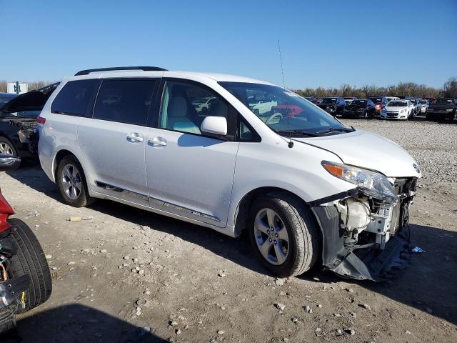 Photo 3 VIN: 5TDKK3DCXCS206260 - TOYOTA SIENNA LE 