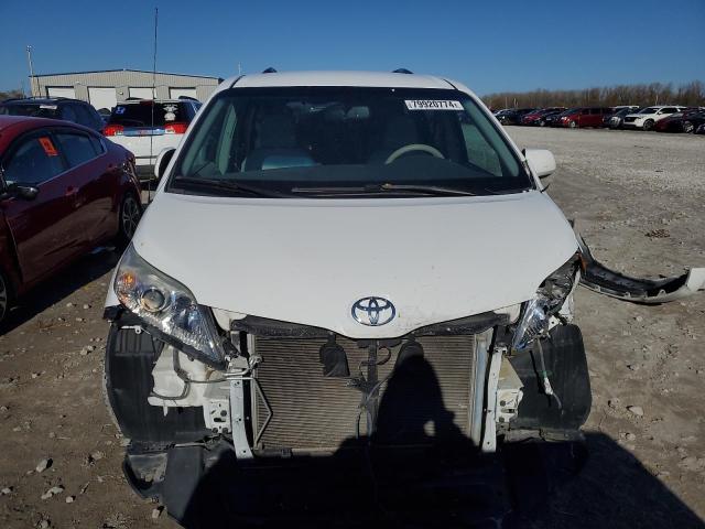 Photo 4 VIN: 5TDKK3DCXCS206260 - TOYOTA SIENNA LE 