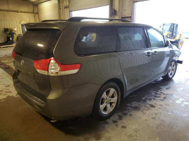 Photo 2 VIN: 5TDKK3DCXCS211636 - TOYOTA SIENNA LE 