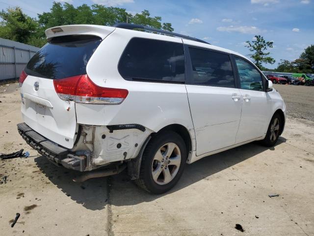 Photo 2 VIN: 5TDKK3DCXCS224001 - TOYOTA SIENNA LE 