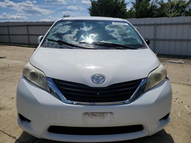 Photo 4 VIN: 5TDKK3DCXCS224001 - TOYOTA SIENNA LE 