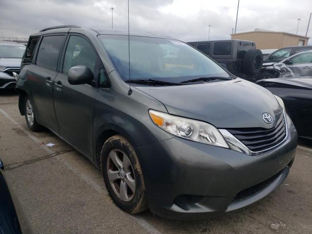 Photo 3 VIN: 5TDKK3DCXCS234270 - TOYOTA SIENNA LE 