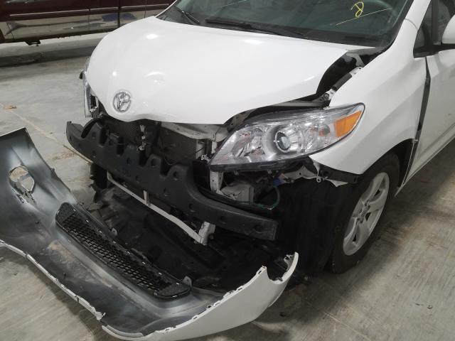 Photo 8 VIN: 5TDKK3DCXCS241011 - TOYOTA SIENNA LE 