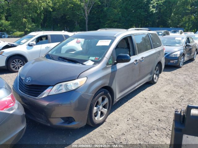 Photo 1 VIN: 5TDKK3DCXCS246905 - TOYOTA SIENNA 