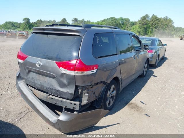 Photo 5 VIN: 5TDKK3DCXCS246905 - TOYOTA SIENNA 