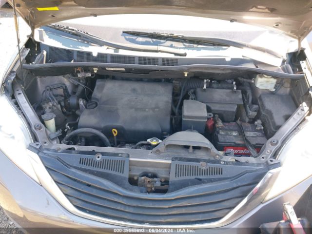 Photo 9 VIN: 5TDKK3DCXCS246905 - TOYOTA SIENNA 