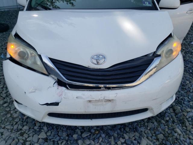 Photo 11 VIN: 5TDKK3DCXCS254891 - TOYOTA SIENNA LE 