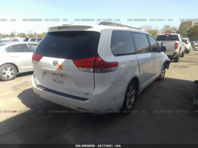 Photo 3 VIN: 5TDKK3DCXCS255989 - TOYOTA SIENNA 