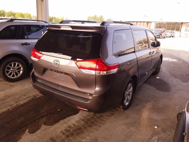 Photo 3 VIN: 5TDKK3DCXCS260528 - TOYOTA SIENNA LE 