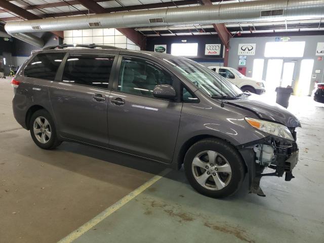 Photo 3 VIN: 5TDKK3DCXCS264501 - TOYOTA SIENNA LE 