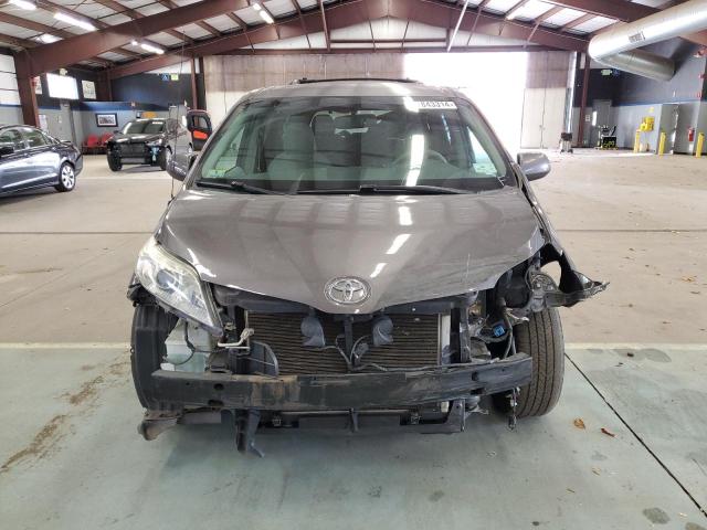 Photo 4 VIN: 5TDKK3DCXCS264501 - TOYOTA SIENNA LE 