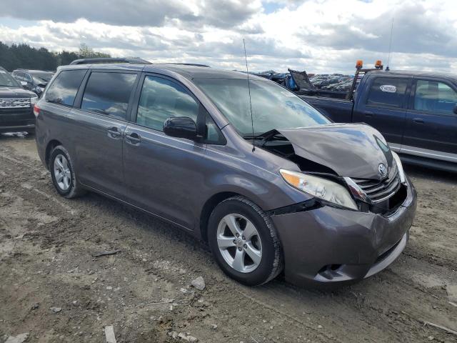 Photo 3 VIN: 5TDKK3DCXCS266586 - TOYOTA SIENNA LE 