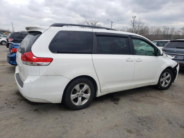 Photo 2 VIN: 5TDKK3DCXCS275661 - TOYOTA SIENNA LE 