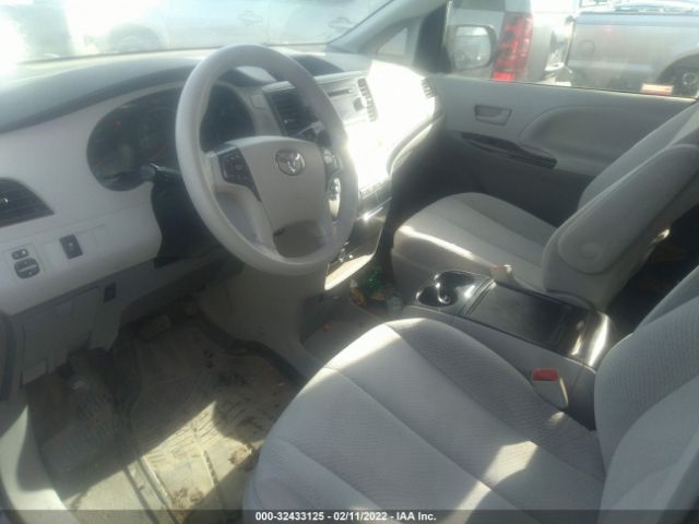 Photo 4 VIN: 5TDKK3DCXCS277796 - TOYOTA SIENNA 