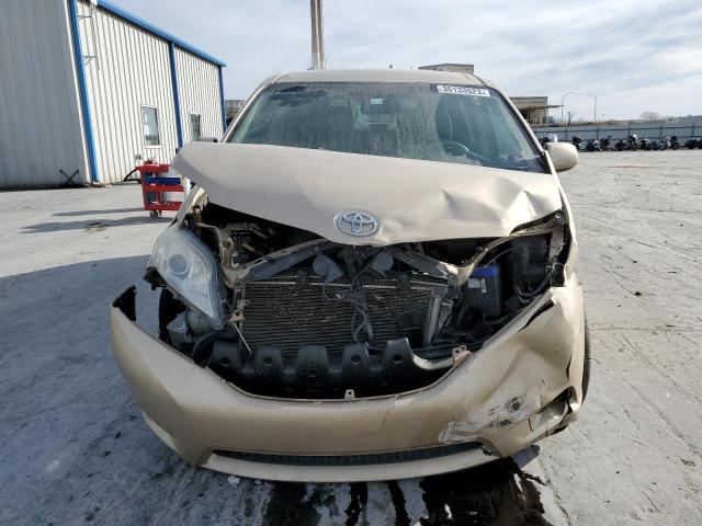 Photo 4 VIN: 5TDKK3DCXDS300401 - TOYOTA SIENNA LE 