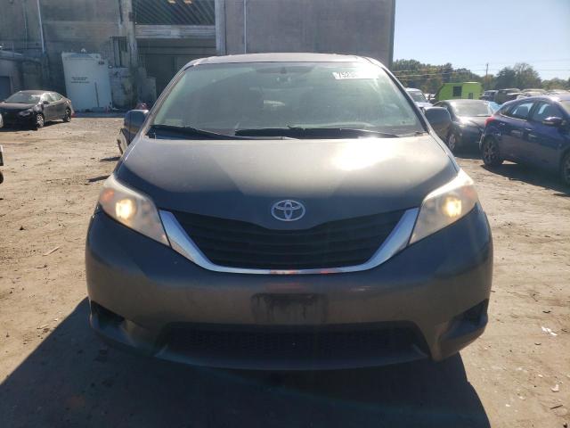 Photo 4 VIN: 5TDKK3DCXDS320454 - TOYOTA SIENNA LE 