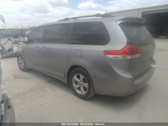 Photo 2 VIN: 5TDKK3DCXDS322429 - TOYOTA SIENNA 