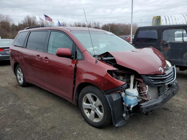 Photo 3 VIN: 5TDKK3DCXDS324889 - TOYOTA SIENNA LE 