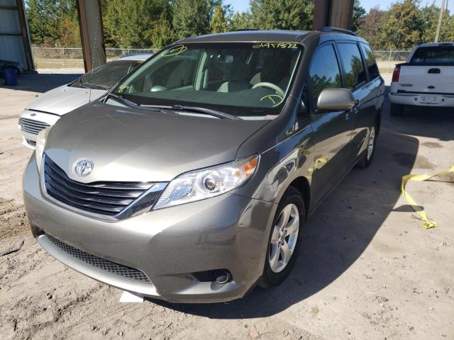 Photo 1 VIN: 5TDKK3DCXDS335973 - TOYOTA SIENNA LE 